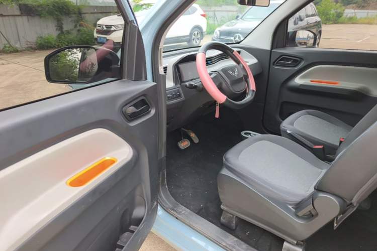 Used Wuling Hongguang MINIEV 2020 Freedom Version Lithium Iron Phosphate Driver Seat
