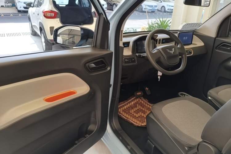 Used Wuling Hongguang MINIEV 2020 Zizai Version Lithium-NMC Driver Seat
