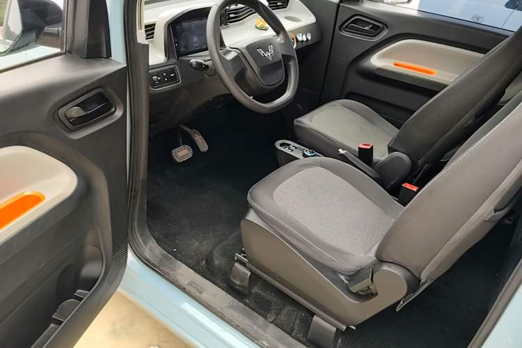 Used Wuling Hongguang MINIEV 2020 Enjoyment Model Lithium Iron Phosphate Driver Seat