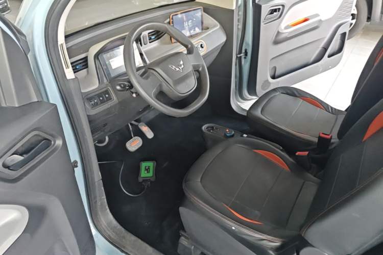 Used Wuling Hongguang MINIEV 2020 Lite Version Lithium Iron Phosphate Driver Seat