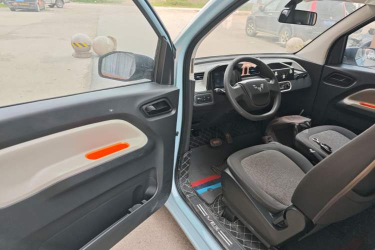 Used Wuling Hongguang MINIEV 2020 Freedom Version Lithium Iron Phosphate Driver Seat