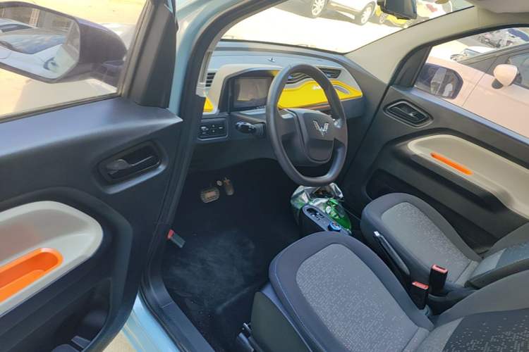 Used Wuling Hongguang MINIEV 2020 Zizai Version Lithium-NMC Driver Seat