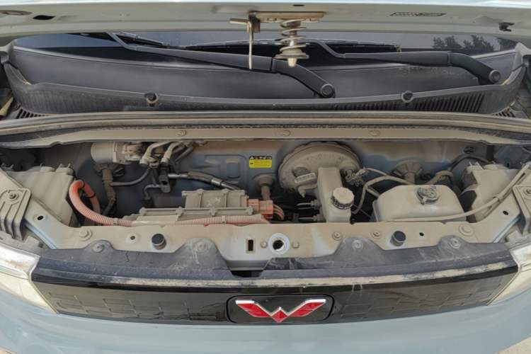 Used Wuling Hongguang MINIEV 2020 Freedom Version Lithium Iron Phosphate Engine Bay