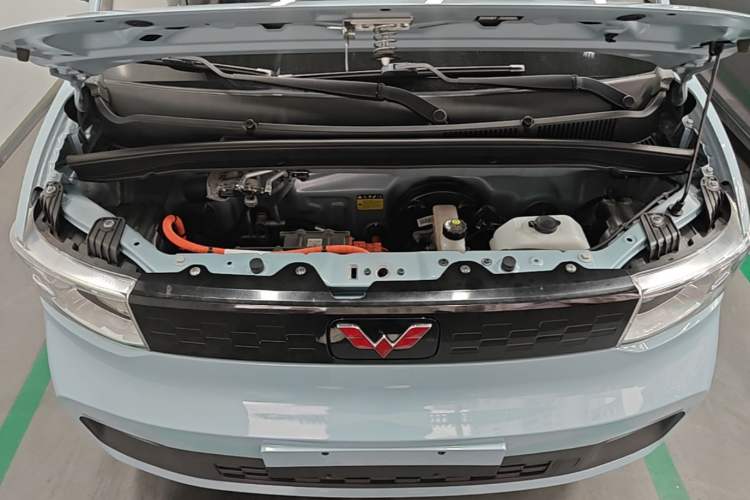 Used Wuling Hongguang MINIEV 2020 Freedom Version Lithium Iron Phosphate Engine Bay