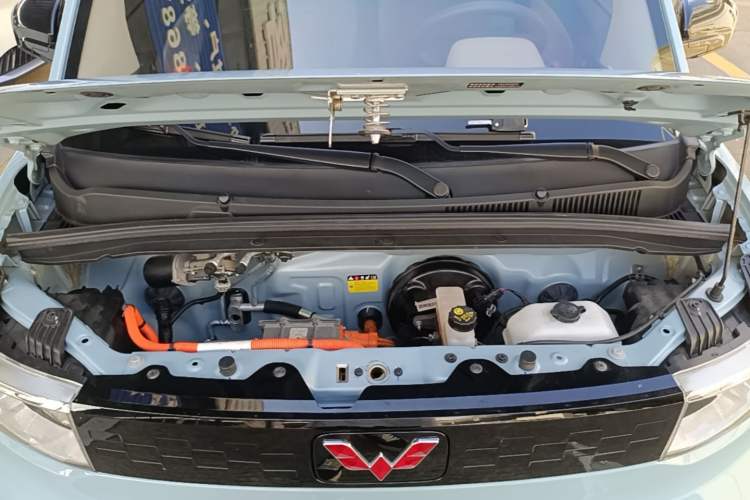 Used Wuling Hongguang MINIEV 2020 Enjoyment Model Lithium Iron Phosphate Engine Bay