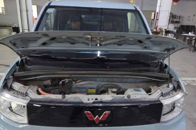 Used Wuling Hongguang MINIEV 2020 Freedom Version Lithium Iron Phosphate Engine Bay