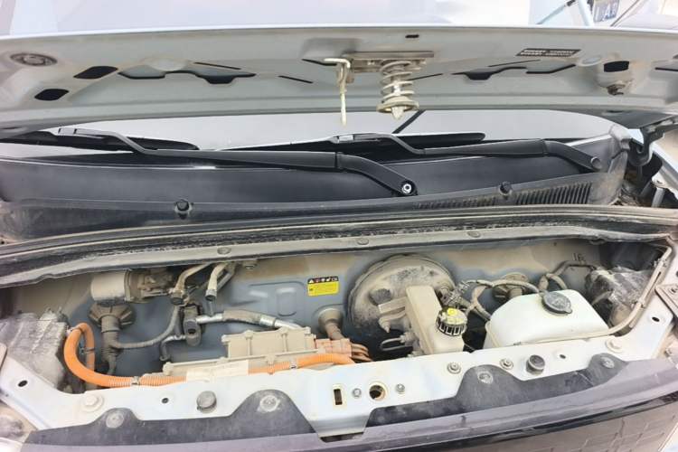 Used Wuling Hongguang MINIEV 2020 Freedom Version Lithium Iron Phosphate Engine Bay