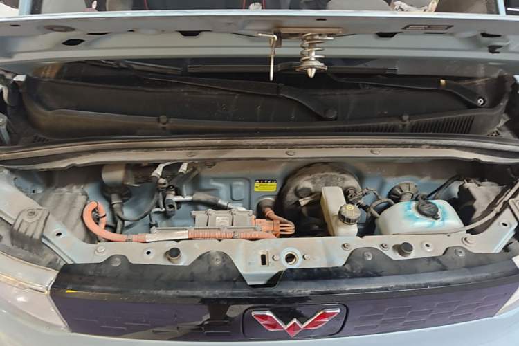 Used Wuling Hongguang MINIEV 2020 Freedom Version Lithium Iron Phosphate Engine Bay