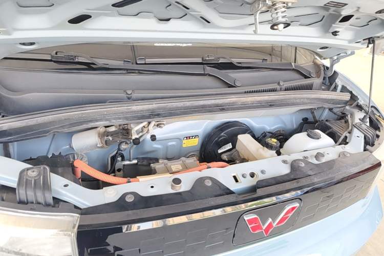 Used Wuling Hongguang MINIEV 2020 Enjoyment Model Lithium Iron Phosphate Engine Bay