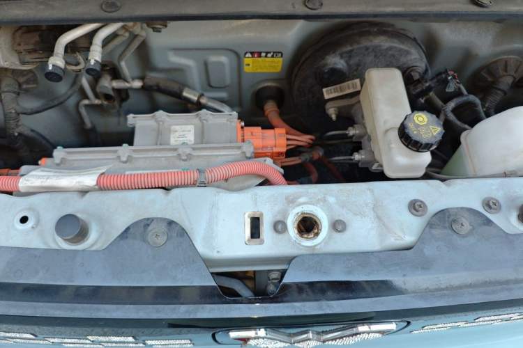 Used Wuling Hongguang MINIEV 2020 Zizai Version Lithium-NMC Engine Bay
