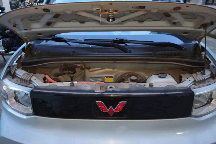 Used Wuling Hongguang MINIEV 2020 Freedom Version Lithium Iron Phosphate Engine Bay