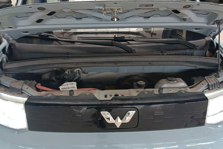 Used Wuling Hongguang MINIEV 2020 Zizai Version Lithium-NMC Engine Bay