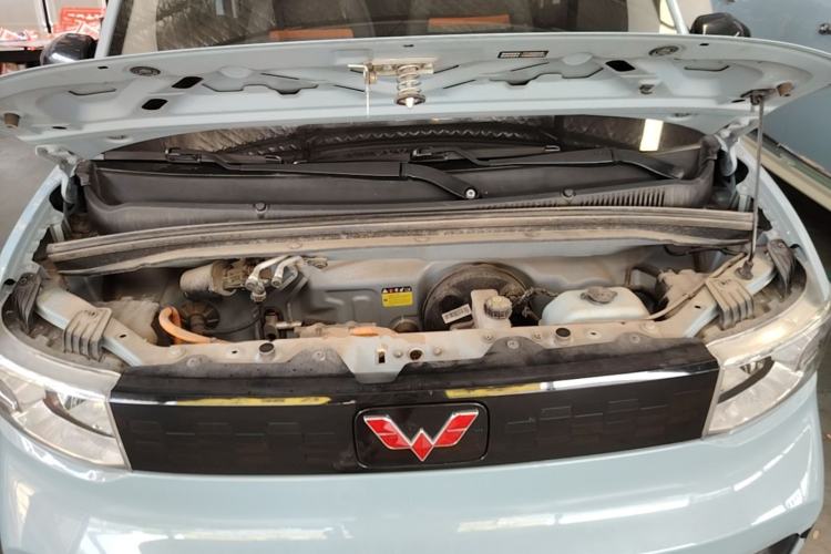 Used Wuling Hongguang MINIEV 2020 Freedom Version Lithium Iron Phosphate Engine Bay