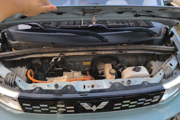 Used Wuling Hongguang MINIEV 2020 Zizai Version Lithium-NMC Engine Bay