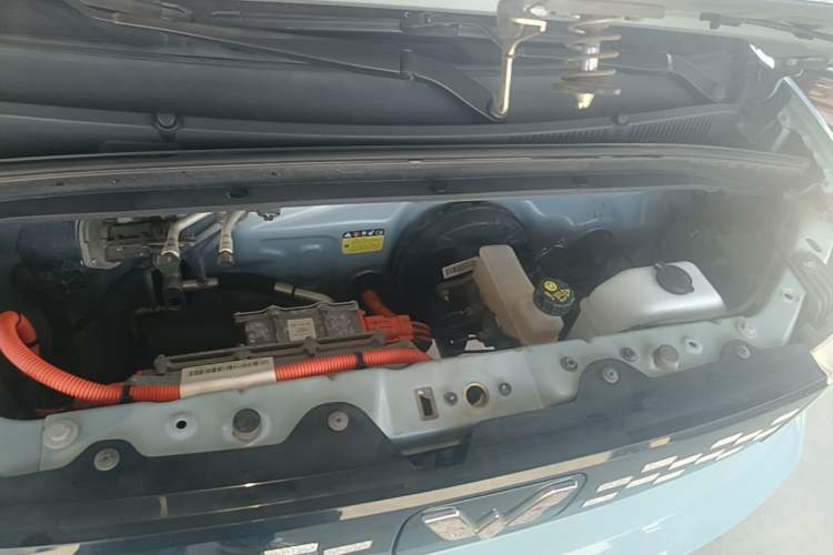 Used Wuling Hongguang MINIEV 2020 Zizai Version Lithium-NMC Engine Bay