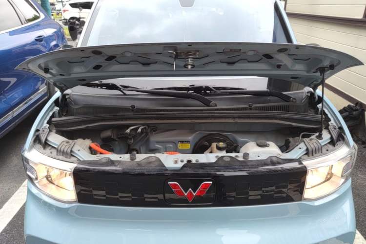 Used Wuling Hongguang MINIEV 2020 Freedom Version Lithium Iron Phosphate Engine Bay