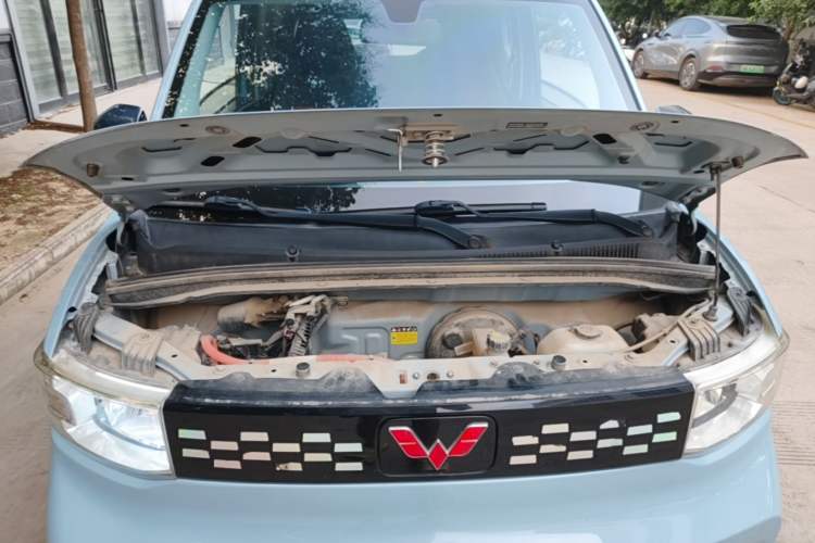 Used Wuling Hongguang MINIEV 2020 Freedom Version Lithium Iron Phosphate Engine Bay