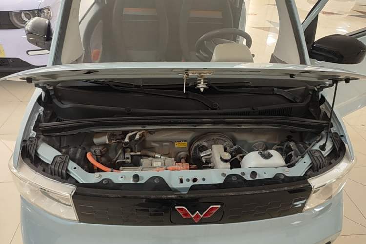 Used Wuling Hongguang MINIEV 2020 Freedom Version Lithium Iron Phosphate Engine Bay