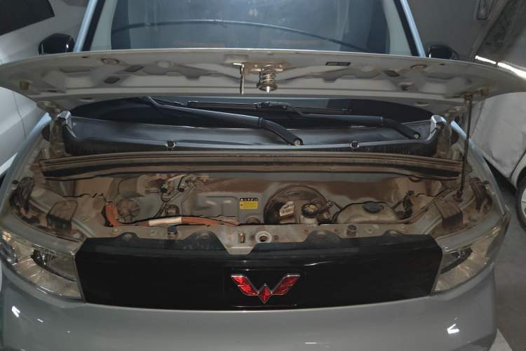 Used Wuling Hongguang MINIEV 2020 Zizai Version Lithium-NMC Engine Bay