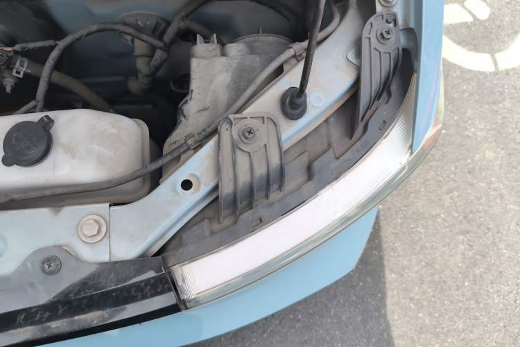 Used Wuling Hongguang MINIEV 2020 Zizai Version Lithium-NMC Engine Bay Left