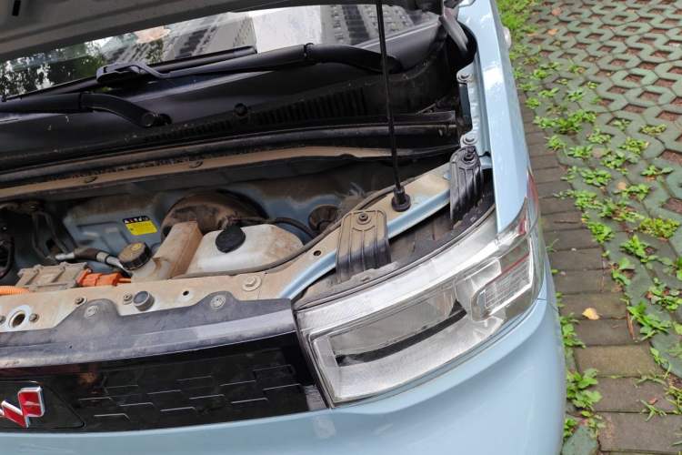 Used Wuling Hongguang MINIEV 2020 Freedom Version Lithium Iron Phosphate Engine Bay Left