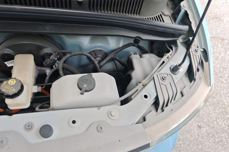 Used Wuling Hongguang MINIEV 2020 Enjoyment Model Lithium Iron Phosphate Engine Bay Left