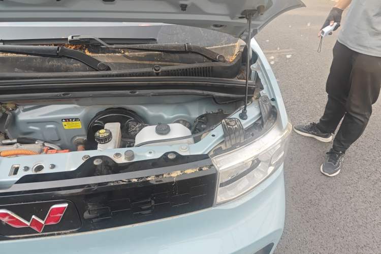 Used Wuling Hongguang MINIEV 2020 Freedom Version Lithium Iron Phosphate Engine Bay Left