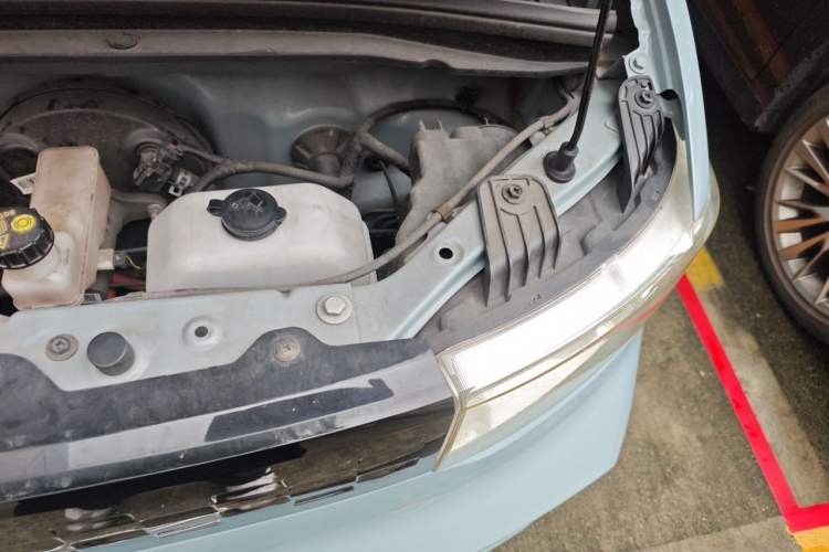Used Wuling Hongguang MINIEV 2020 Enjoyment Model Lithium Iron Phosphate Engine Bay Left