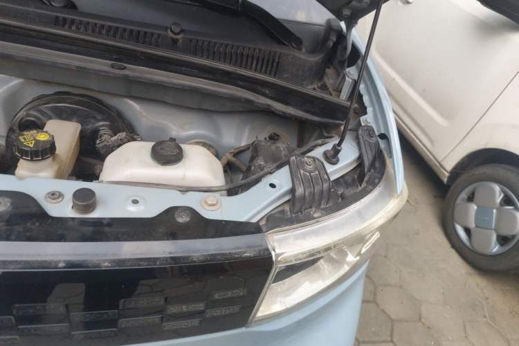 Used Wuling Hongguang MINIEV 2020 Zizai Version Lithium-NMC Engine Bay Left
