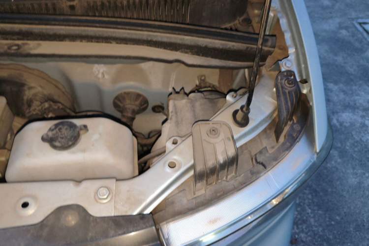 Used Wuling Hongguang MINIEV 2020 Freedom Version Lithium Iron Phosphate Engine Bay Left