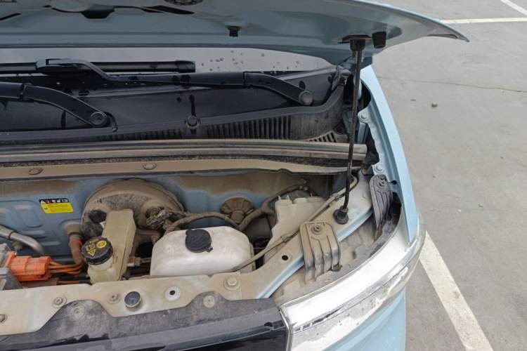 Used Wuling Hongguang MINIEV 2020 Freedom Version Lithium Iron Phosphate Engine Bay Left