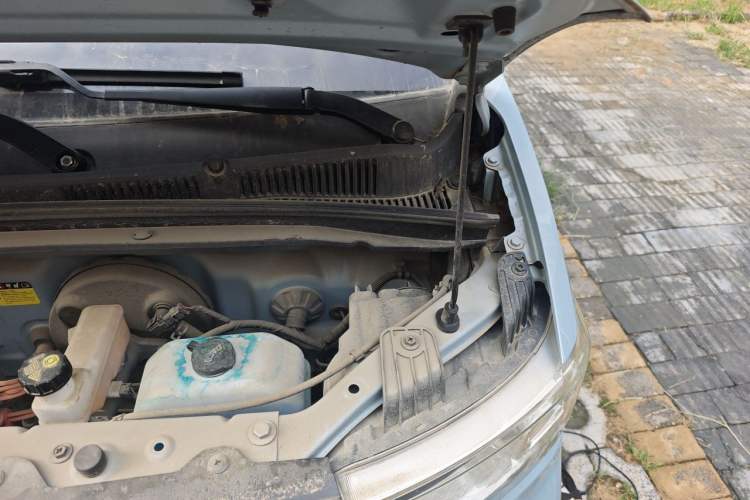 Used Wuling Hongguang MINIEV 2020 Freedom Version Lithium Iron Phosphate Engine Bay Left