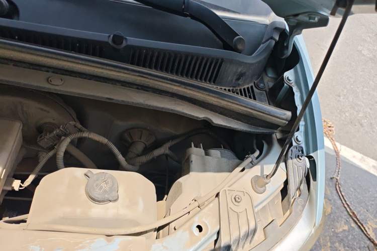 Used Wuling Hongguang MINIEV 2020 Zizai Version Lithium-NMC Engine Bay Left