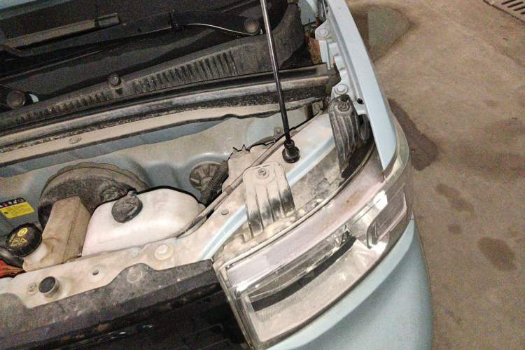 Used Wuling Hongguang MINIEV 2020 Freedom Version Lithium Iron Phosphate Engine Bay Left