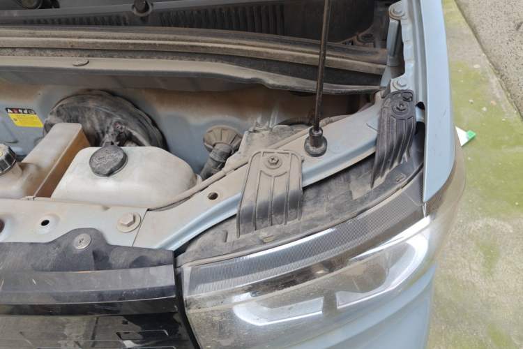 Used Wuling Hongguang MINIEV 2020 Enjoyment Model Lithium Iron Phosphate Engine Bay Left