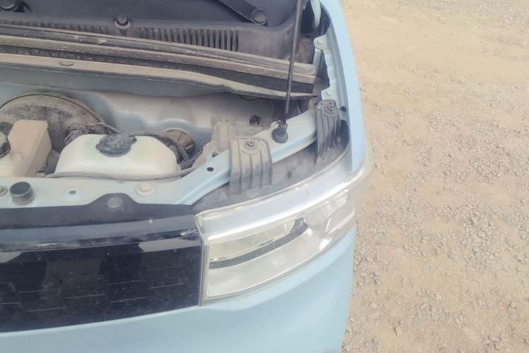 Used Wuling Hongguang MINIEV 2020 Freedom Version Lithium Iron Phosphate Engine Bay Left