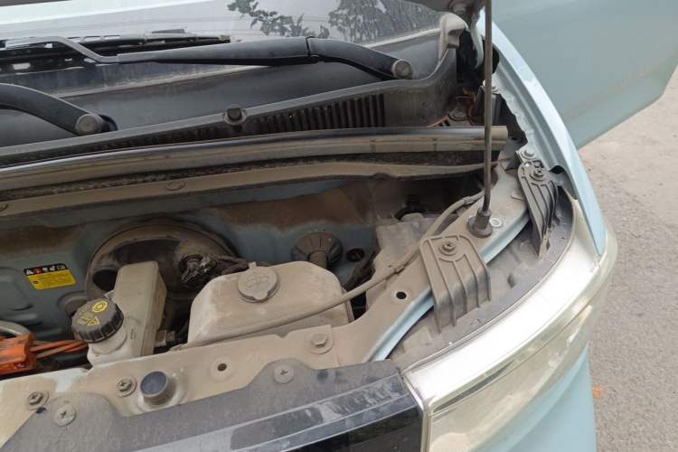 Used Wuling Hongguang MINIEV 2020 Zizai Version Lithium-NMC Engine Bay Left