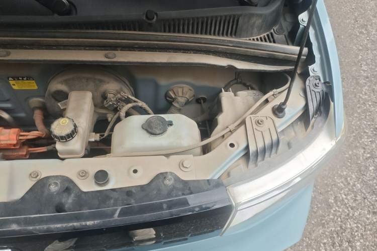 Used Wuling Hongguang MINIEV 2020 Zizai Version Lithium-NMC Engine Bay Left