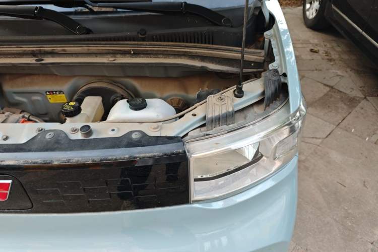 Used Wuling Hongguang MINIEV 2020 Freedom Version Lithium Iron Phosphate Engine Bay Left