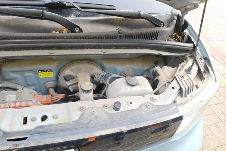 Used Wuling Hongguang MINIEV 2020 Freedom Version Lithium Iron Phosphate Engine Bay Left