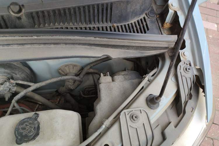 Used Wuling Hongguang MINIEV 2020 Freedom Version Lithium Iron Phosphate Engine Bay Left