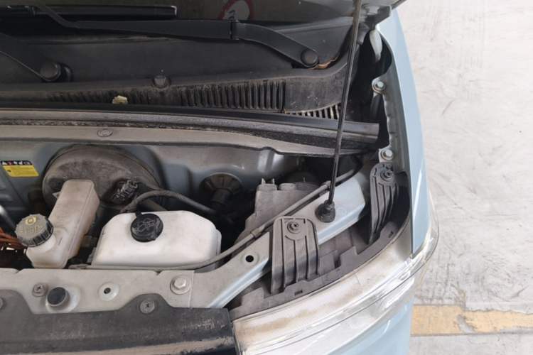 Used Wuling Hongguang MINIEV 2020 Zizai Version Lithium-NMC Engine Bay Left