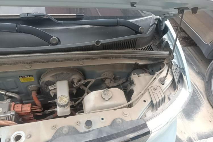 Used Wuling Hongguang MINIEV 2020 Enjoyment Model Lithium Iron Phosphate Engine Bay Left