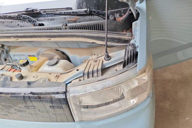 Used Wuling Hongguang MINIEV 2020 Zizai Version Lithium-NMC Engine Bay Left