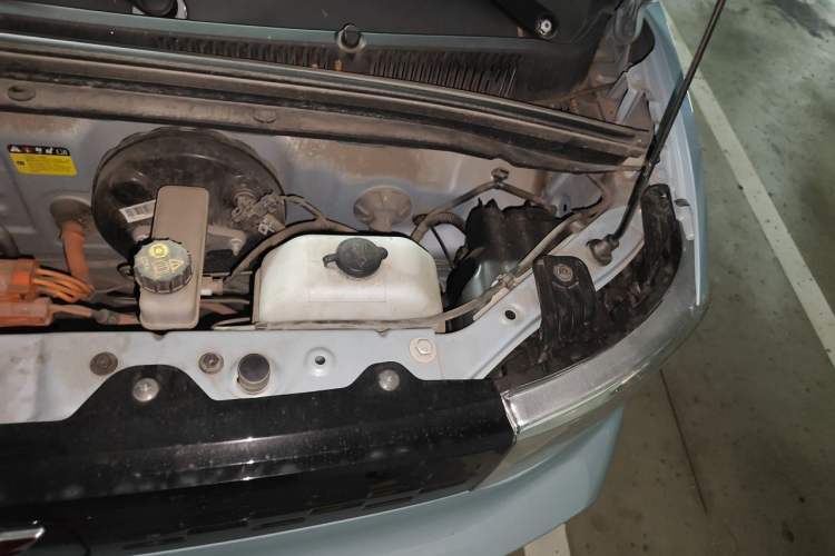 Used Wuling Hongguang MINIEV 2020 Freedom Version Lithium Iron Phosphate Engine Bay Left