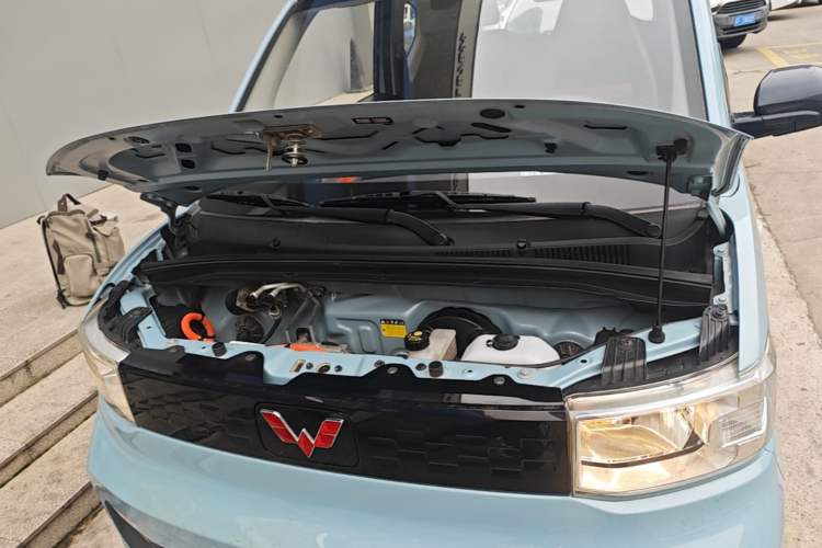 Used Wuling Hongguang MINIEV 2020 Freedom Version Lithium Iron Phosphate Engine Bay