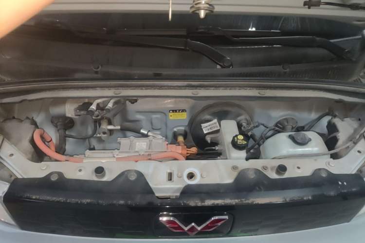 Used Wuling Hongguang MINIEV 2020 Freedom Version Lithium Iron Phosphate Engine Bay