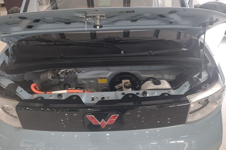 Used Wuling Hongguang MINIEV 2020 Freedom Version Lithium Iron Phosphate Engine Bay