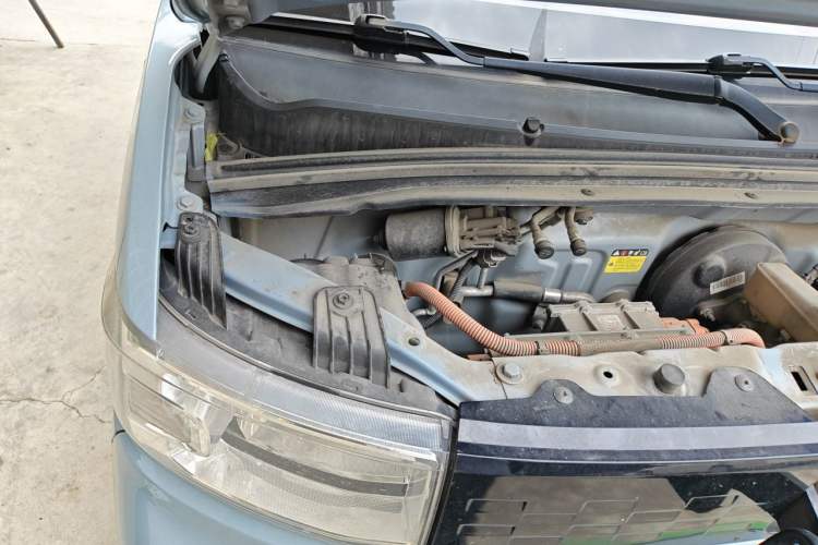 Used Wuling Hongguang MINIEV 2020 Zizai Version Lithium-NMC Engine Bay Right