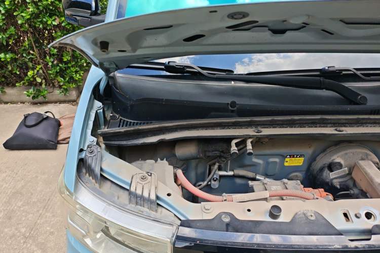 Used Wuling Hongguang MINIEV 2020 Zizai Version Lithium-NMC Engine Bay Right